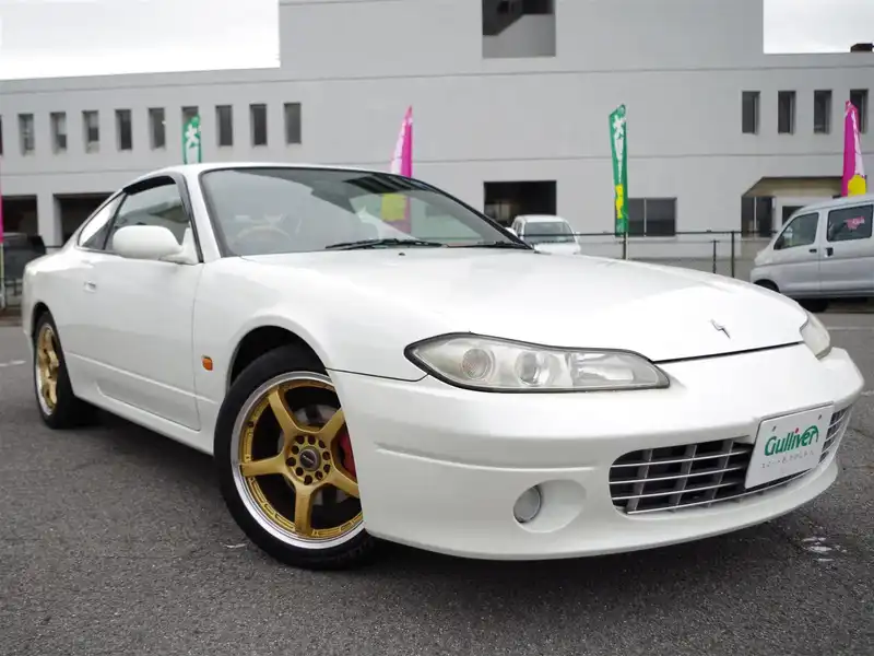 カタログ画像：シルビア（SILVIA） スタイルＡ 2000年10月 GF-S15 2000cc パールホワイト（３Ｐ） 燃費11.2km / l  メイン