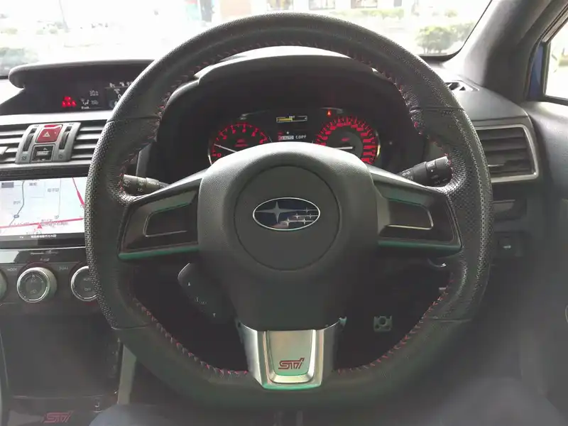 カタログ画像：ＷＲＸ ＳＴＩ（WRX STI） ＳＴＩ 2015年6月 CBA-VAB 2000cc ＷＲブルー・パール 燃費9.4km / l 内装