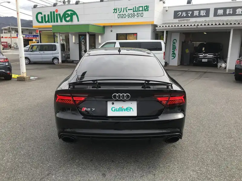 10115186 | カタログ画像：ＲＳ７スポーツバック パフォーマンス（RS7 SPORTBACK PERFORMANCE） ベースグレード 2018年1月 ABA-4GCWUC 4000cc ミトスブラックメタリック バック