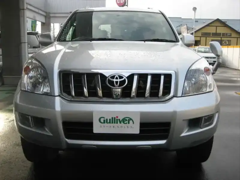 カタログ画像：ランドクルーザープラド（LAND CRUISER PRADO） ＴＸリミテッド 2005年8月 CBA-TRJ120W 2700cc シルバーメタリック 燃費8.8km / l  フロント