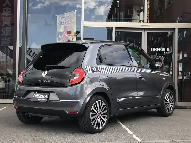 カタログ画像：トゥインゴ（TWINGO） ルコックスポルティフ 2020年1月 3BA-AHH4B 900cc ブラン クオーツ M 燃費16.8km / l バック