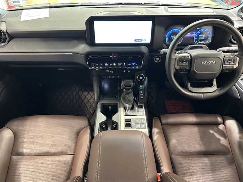 カタログ画像：ランドクルーザー２５０（LAND CRUISER 250） ＺＸ 2024年4月 3DA-GDJ250W 2800cc アバンギャルドブロンズメタリック 燃費11.0km / l フロント