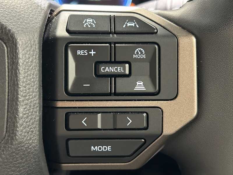 カタログ画像：ランドクルーザー２５０（LAND CRUISER 250） ＺＸ 2024年4月 3DA-GDJ250W 2800cc アバンギャルドブロンズメタリック 燃費11.0km / l 内装