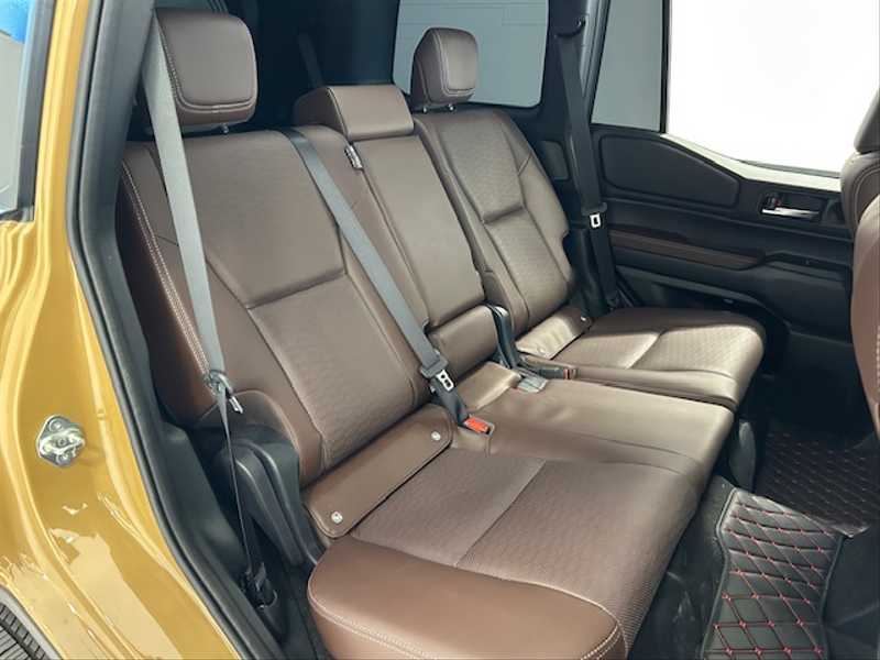 カタログ画像：ランドクルーザー２５０（LAND CRUISER 250） ＺＸ 2024年4月 3DA-GDJ250W 2800cc アバンギャルドブロンズメタリック 燃費11.0km / l フロント