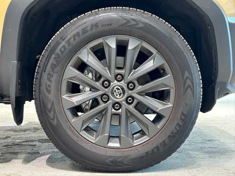 カタログ画像：ランドクルーザー２５０（LAND CRUISER 250） ＺＸ 2024年4月 3DA-GDJ250W 2800cc アバンギャルドブロンズメタリック 燃費11.0km / l タイヤ