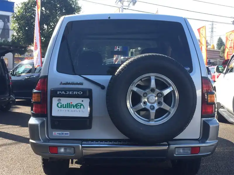 カタログ画像：パジェロ（PAJERO） ロング ＺＲ 2001年8月 LA-V73W 3000cc サテライトシルバー／クイーンズシルバー バック