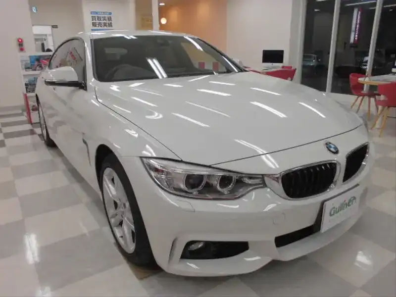 カタログ画像：４シリーズ（4 SERIES） ４２０ｉ ｘＤｒｉｖｅグランクーペ Ｍスポーツ 2014年11月 DBA-4A20 2000cc アルピン・ホワイトⅢ（ソリッド・カラー） 燃費14.5km / l メイン