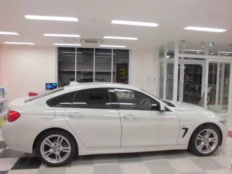 カタログ画像：４シリーズ（4 SERIES） ４２０ｉ ｘＤｒｉｖｅグランクーペ Ｍスポーツ 2014年6月 DBA-4A20 2000cc 外装