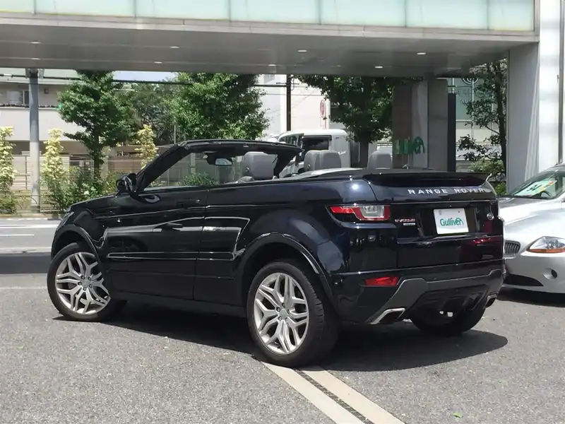 カタログ画像：レンジローバーイヴォークコンバーチブル（RANGE ROVER EVOQUE CONVERTIBLE） ＨＳＥダイナミック 2017年11月 DBA-LV2XB 2000cc サントリーニ・ブラックorナルヴィックブラック 燃費10.6km / l バック