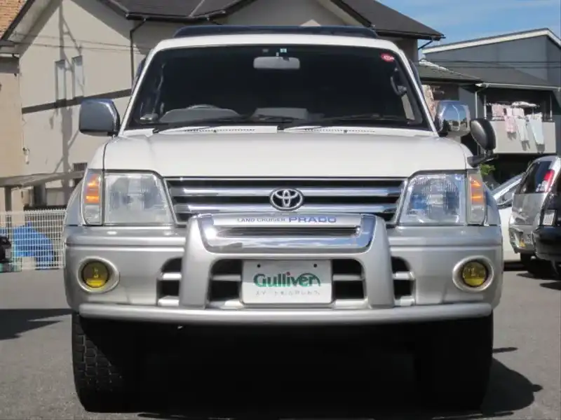 カタログ画像：ランドクルーザープラド（LAND CRUISER PRADO） ＴＸ ５人乗り仕様 パッケージⅠ 1998年1月 E-RZJ95W 2700cc クリスタルシルバーパールメタリック 燃費7.9km / l  フロント