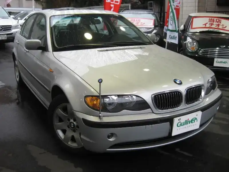 カタログ画像：３シリーズ（3 SERIES） ３２０ｉ 2001年10月 GH-AV22 2200cc チタン・シルバー（メタリック・カラー） 燃費9.8km / l  メイン