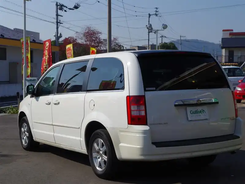 10047660 | カタログ画像：クライスラー・グランドボイジャー（CHRYSLER GRAND VOYAGER） ツーリング 2008年5月 ABA-RT38 3800cc ストーンホワイトクリアコート バック