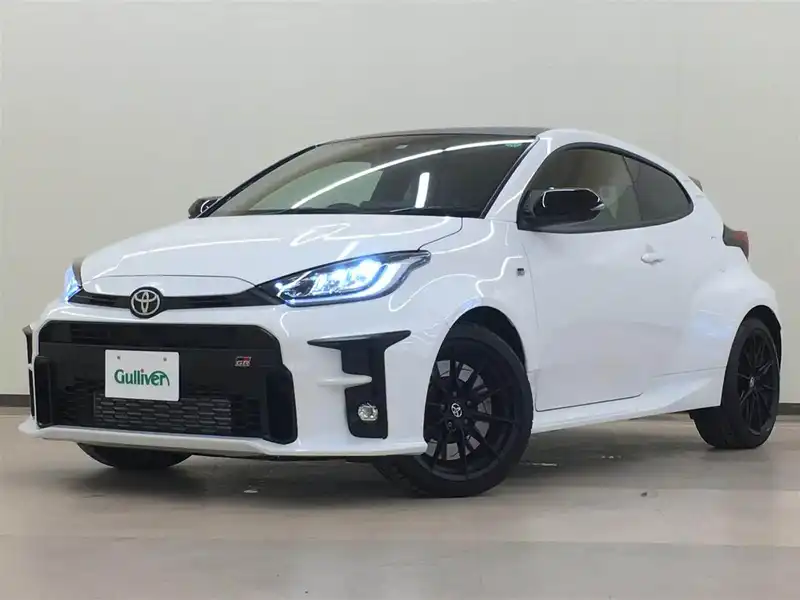 カタログ画像：ＧＲヤリス（GR YARIS） ＲＺ 2020年9月 4BA-GXPA16 1600cc スーパーホワイトⅡ 燃費13.6km / l フロント