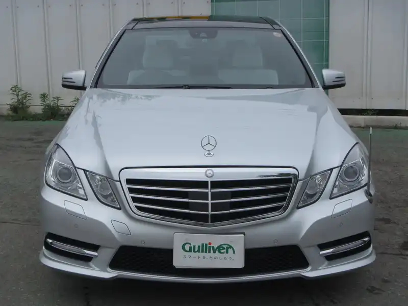 カタログ画像：Ｅクラス（E-CLASS） Ｅ２５０ ブルーエフィシェンシー アバンギャルド 2011年11月 DBA-212047C 1800cc イリジウムシルバー（Ｍ）orパラジウムシルバー（Ｍ） 燃費12.6km / l フロント