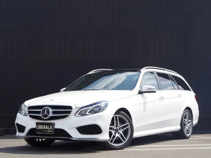 カタログ画像：Ｅクラスステーションワゴン（E-CLASS STATIONWAGON） Ｅ２２０ブルーテック ステーションワゴン アバンギャルド 2015年3月 LDA-212201C 2200cc ポーラーホワイト（Ｓ） 燃費18.3km / l フロント