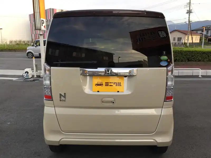 カタログ画像：Ｎ－ＢＯＸ（N-BOX） ２トーンカラースタイル Ｇ特別仕様車ターボＳＳパッケージ 2016年8月 DBA-JF1 660cc プレミアムアイボリー・パール＆ブラウン 燃費23.8km / l バック