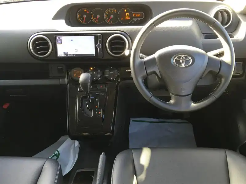 カタログ画像：カローラルミオン（COROLLA RUMION） １．８Ｓ 2014年4月 DBA-ZRE154N 1800cc ブラッキシュレッドマイカ 燃費14.6km / l 内装