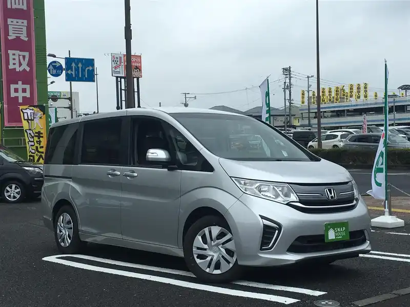 カタログ画像：ステップワゴン（STEPWAGON） Ｇ 2015年4月 DBA-RP2 1500cc スーパープラチナ・メタリック 燃費15.4km / l メイン（その他）