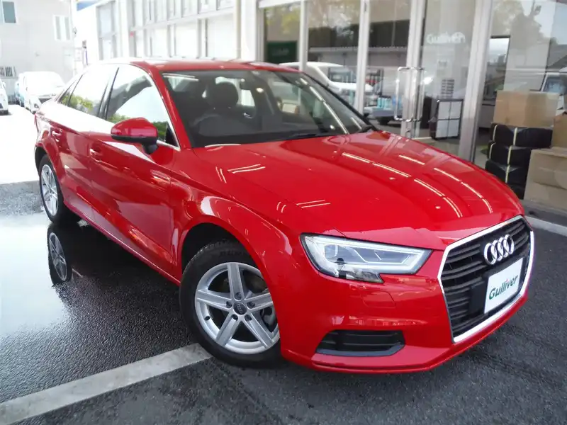 新品　Audi 純正　A3 セダン　2016年式　ドアバイザー　4個セット 新品 Audi 純正 A3 セダン 2016年式 ドアバイザー 4個セット