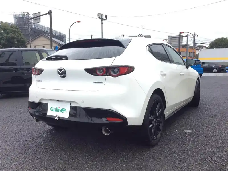 カタログ画像：ＭＡＺＤＡ３ファストバック（MAZDA3 FASTBACK） Ｘ Ｌパッケージ 2019年12月 3AA-BPEP 2000cc 燃費17.4km / l バック