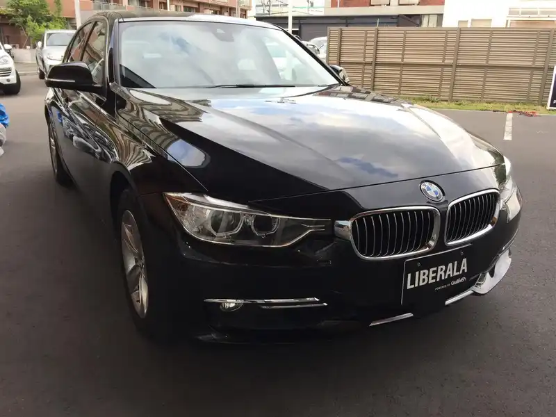 カタログ画像：３シリーズ（3 SERIES） ３２０ｉ ｘＤｒｉｖｅ ラグジュアリー 2013年8月 DBA-3B20 2000cc ブラック・サファイア 燃費15.2km / l メイン（その他）