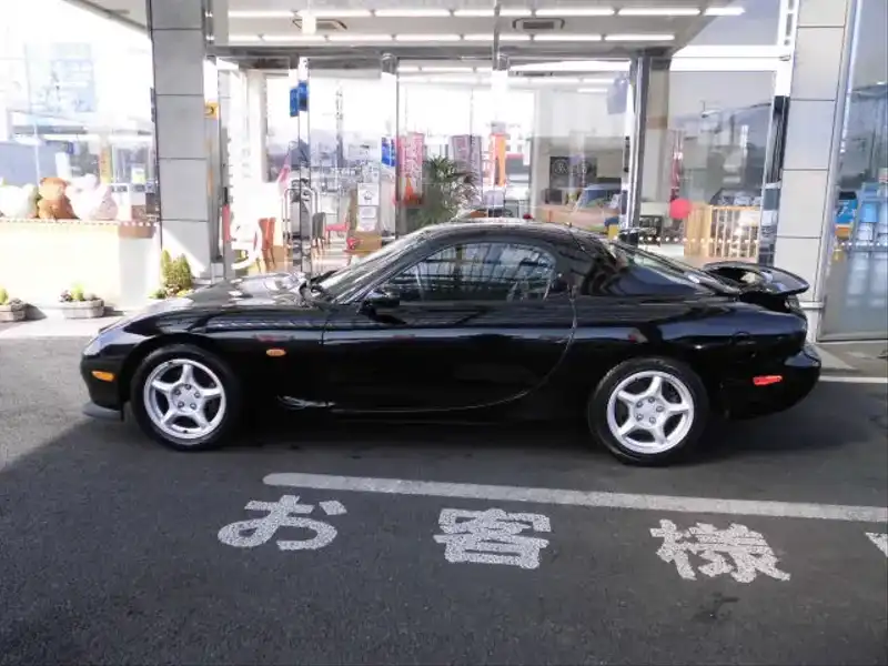 2503202 | カタログ画像：アンフィニＲＸ－７（EFINI RX-7） タイプＲＺ 1996年1月 E-FD3S 1400cc ブリリアントブラック 外装