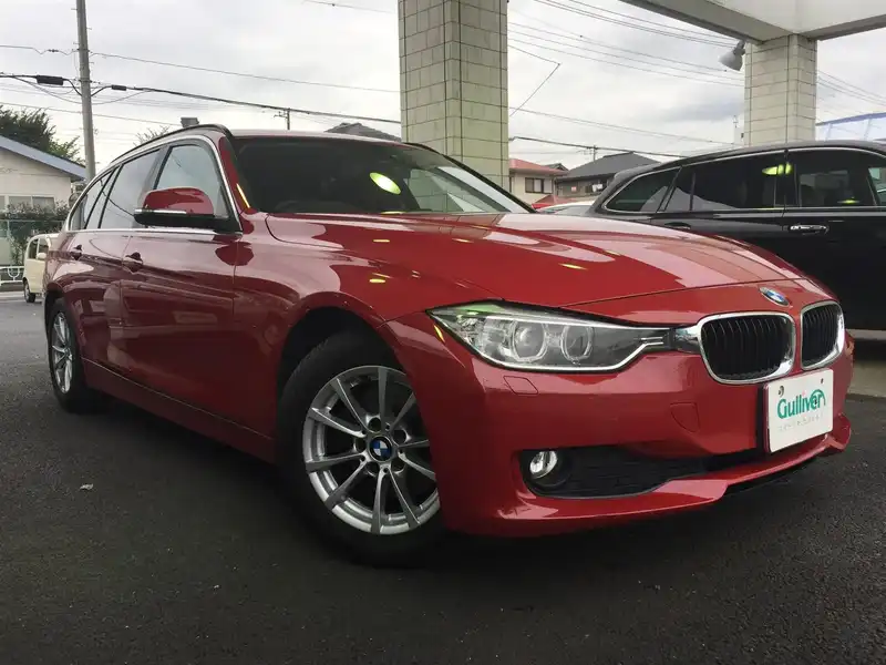 カタログ画像：３シリーズ（3 SERIES） ３２０ｄブルーパフォーマンス ツーリング 2012年9月 LDA-3D20 2000cc メルボルン・レッド（メタリック・カラー） 燃費19.4km / l メイン