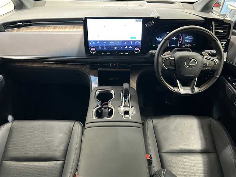 カタログ画像：ＬＭ（LM） ＬＭ５００ｈ バージョンＬ 2025年8月 5AA-TAWH15W 2400cc ソニッククォーツ 燃費13.8km / l フロント