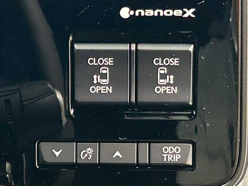 カタログ画像：ＬＭ（LM） ＬＭ５００ｈ バージョンＬ 2025年8月 5AA-TAWH15W 2400cc ソニッククォーツ 燃費13.8km / l 内装