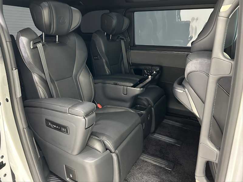 カタログ画像：ＬＭ（LM） ＬＭ５００ｈ バージョンＬ 2025年8月 5AA-TAWH15W 2400cc ソニッククォーツ 燃費13.8km / l フロント