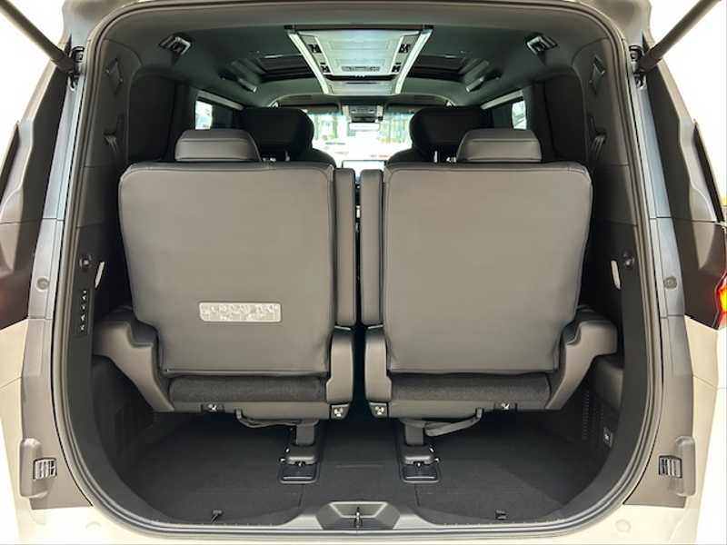 カタログ画像：ＬＭ（LM） ＬＭ５００ｈ バージョンＬ 2025年8月 5AA-TAWH15W 2400cc ソニッククォーツ 燃費13.8km / l 内装