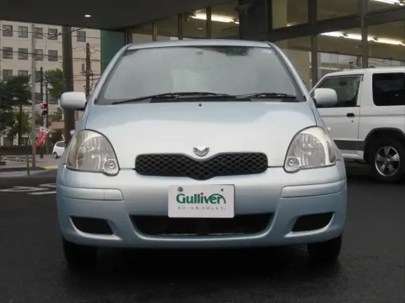 カタログ画像：ヴィッツ（VITZ） ペアスタイル 2002年12月 UA-SCP10 1000cc ペールブルーマイカメタリック 燃費19.6km / l  フロント