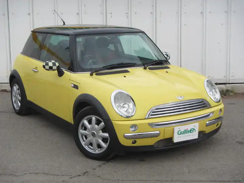 カタログ画像：ＭＩＮＩ（MINI） クーパー 2004年4月 GH-RA16 1600cc リキッド・イエロー 燃費14.4km / l  メイン（その他）