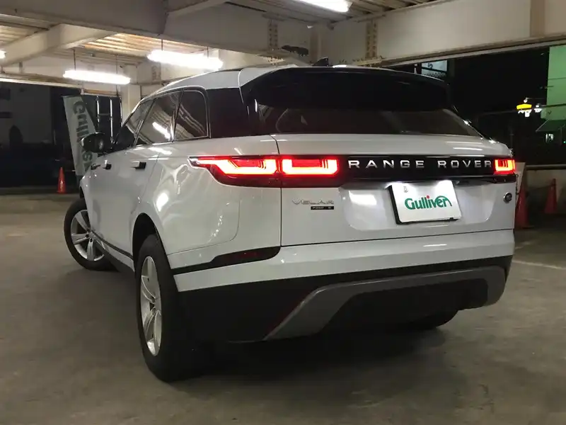 カタログ画像：レンジローバーヴェラール（RANGE ROVER VELAR） ベースグレード ２５０ＰＳ 2017年7月 DBA-LY2XCB 2000cc フジホワイト（ソリッド） 燃費11.6km / l バック