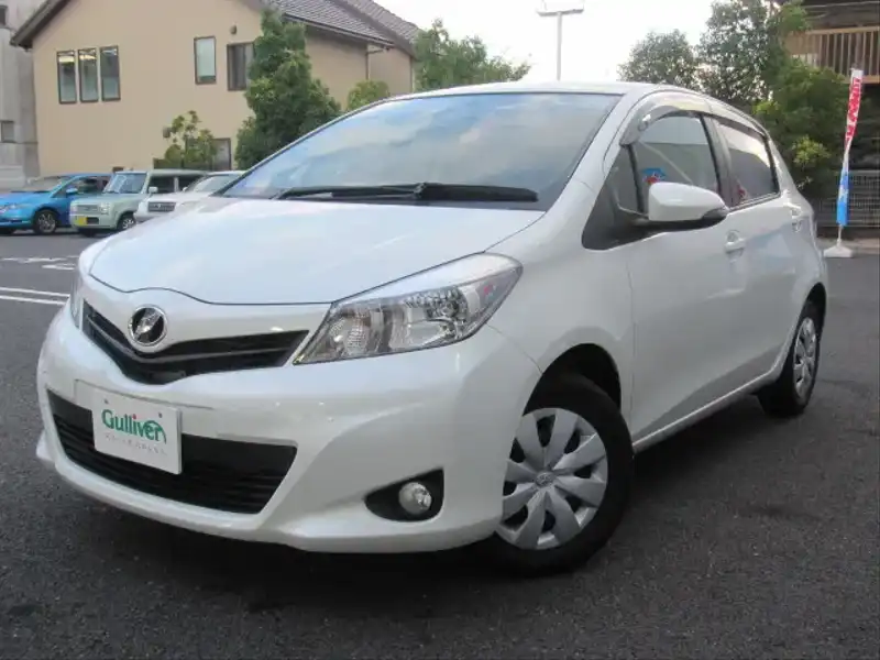 カタログ画像：ヴィッツ（VITZ） Ｆ スマートストップパッケージ・スマイルエディション 2012年5月 DBA-NSP130 1300cc ホワイトパールクリスタルシャイン 燃費21.8km / l 外装