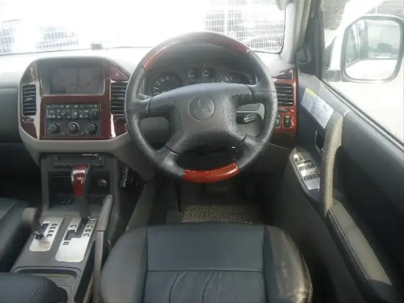 4007879 | カタログ画像：パジェロ（PAJERO） ロング スーパーエクシード ＭＭＣＳレス仕様 2002年9月 TA-V75W 3500cc ホワイトパール 内装