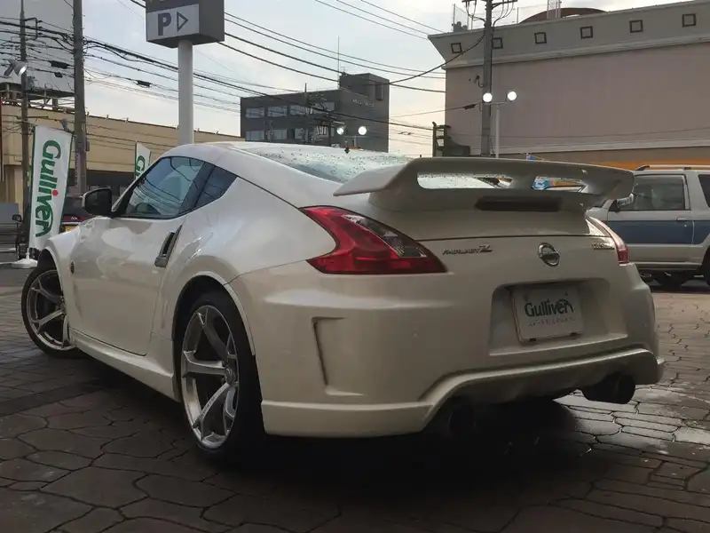 カタログ画像：フェアレディＺ（FAIRLADY Z） バージョンニスモ 2009年6月 CBA-Z34 3700cc ブリリアントホワイトパール（３Ｐ） バック