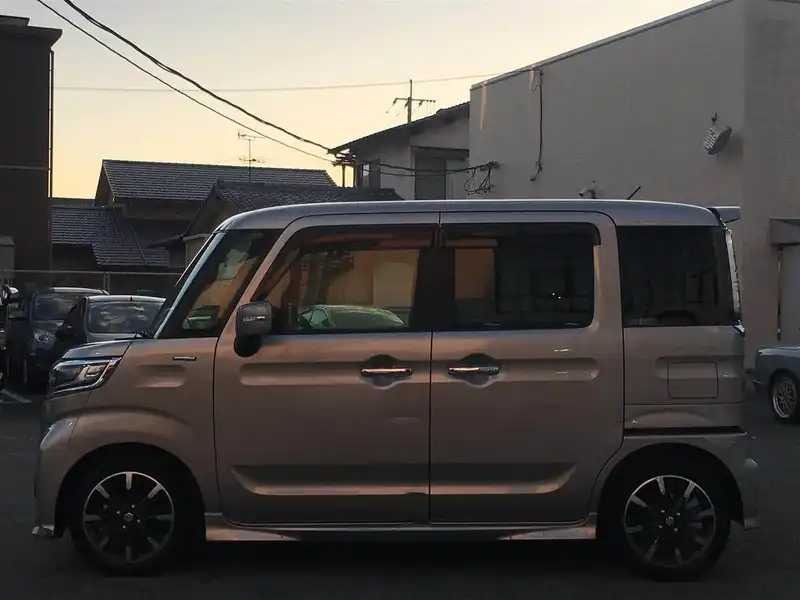 カタログ画像：スペーシアカスタム（SPACIA CUSTOM） ハイブリッドＸＳ 2017年12月 DAA-MK53S 660cc スチールシルバーメタリック 燃費28.2km / l 外装