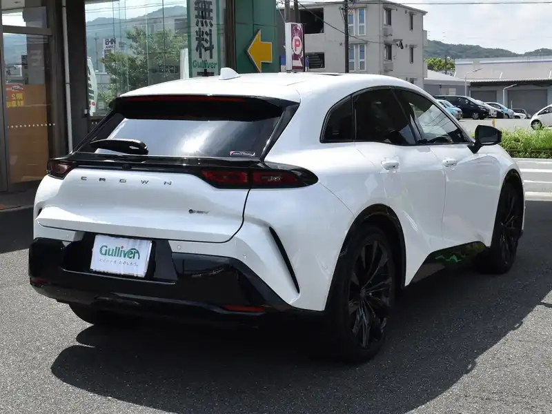 カタログ画像：クラウンスポーツ（CROWN SPORT） Ｚ 2025年7月 6AA-AZSH36W 2500cc プレシャスホワイトパールorブラック×プレシャスホワイトパール 燃費21.3km / l バック