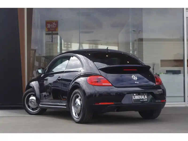 カタログ画像：ザ・ビートル（THE BEETLE） スペシャル・バグ 2014年9月 DBA-16CBZ 1200cc ディープブラックパールエフェクト 燃費17.6km / l バック