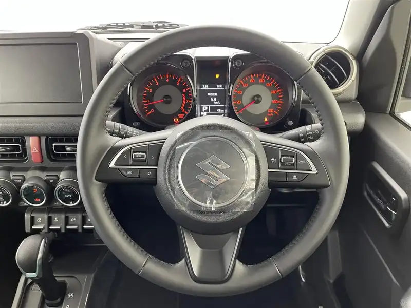 カタログ画像：ジムニーノマド（JIMNY NOMADE） ＦＣ 2025年4月 3BA-JC74W 1500cc シフォンアイボリーメタリック2ブラック2トーンルーフ 燃費13.6km / l 内装