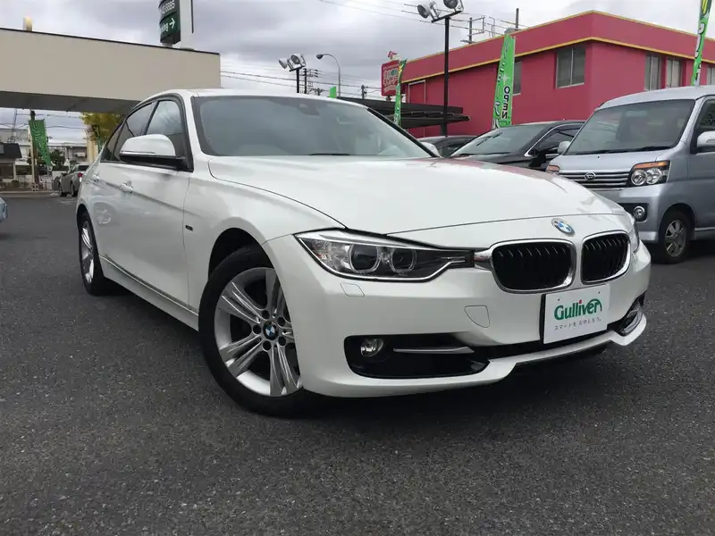 カタログ画像：３シリーズ（3 SERIES） ３２０ｉ スポーツ 2013年8月 DBA-3B20 2000cc アルピン・ホワイトⅢ 燃費16.0km / l メイン