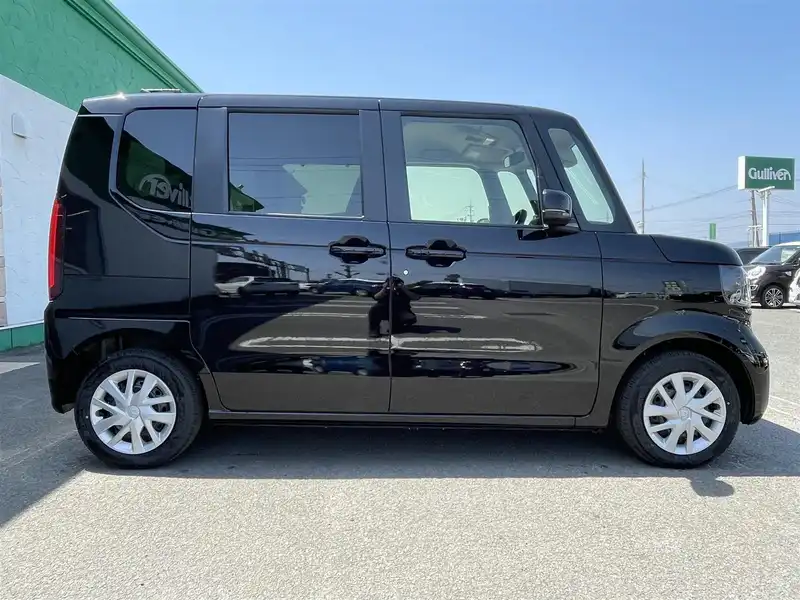 カタログ画像：Ｎ－ＢＯＸ（N-BOX） ベースグレード 2024年9月 6BA-JF6 660cc クリスタルブラック・パール 燃費19.4km / l 外装