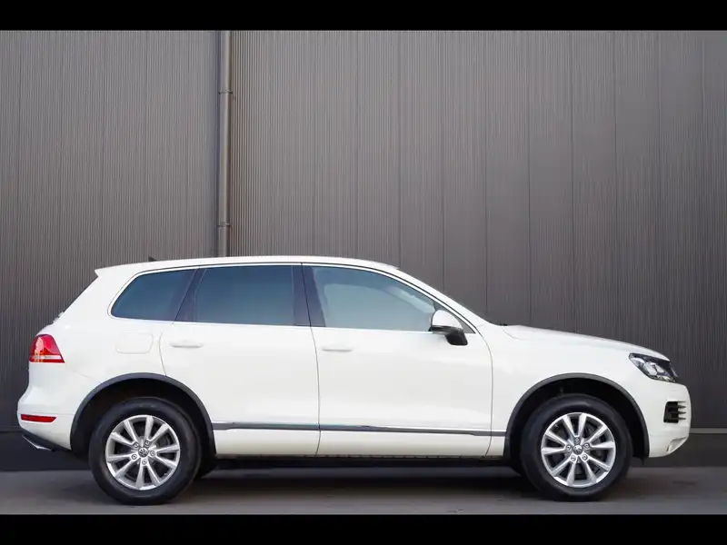 カタログ画像：トゥアレグ（TOUAREG） Ｖ６ 2011年2月 DBA-7PCGRS 3600cc カンパネーラホワイト 燃費9.5km / l  外装