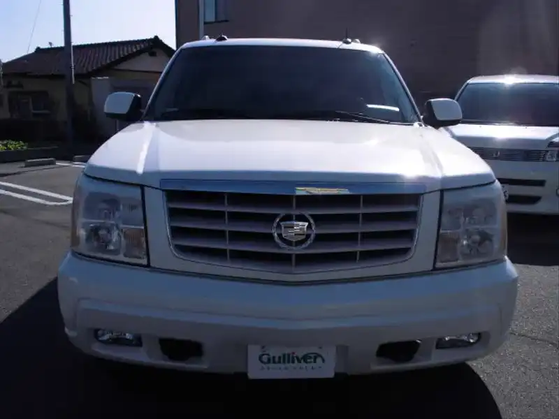 10025580 | カタログ画像：キャデラックエスカレード（CADILLAC ESCALADE） ベースグレード 2004年12月 6000cc ホワイト・ダイアモンド フロント