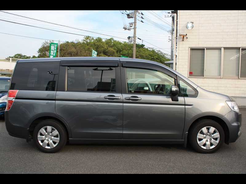 カタログ画像：ステップワゴン（STEPWAGON） Ｇ Ｅセレクション 助手席リフトアップシート車 2013年12月 DBA-RK1 2000cc モダンスティール・メタリック 外装