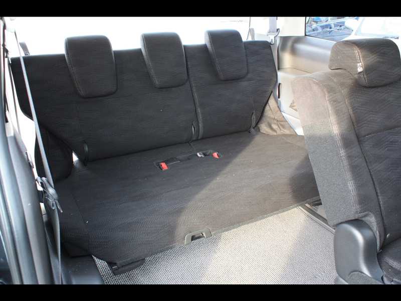 カタログ画像：ステップワゴン（STEPWAGON） Ｇ Ｅセレクション 助手席リフトアップシート車 2013年12月 DBA-RK1 2000cc モダンスティール・メタリック 内装