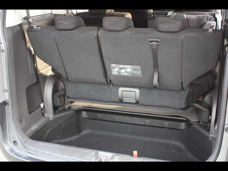 カタログ画像：ステップワゴン（STEPWAGON） Ｇ Ｅセレクション 助手席リフトアップシート車 2013年12月 DBA-RK1 2000cc モダンスティール・メタリック 内装