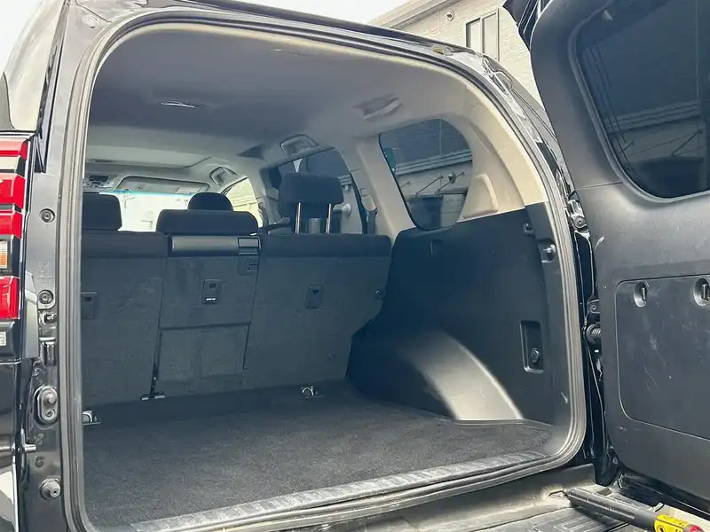 カタログ画像：ランドクルーザープラド（LAND CRUISER PRADO） ＴＸ 2022年8月 3BA-TRJ150W 2700cc ブラックorアティチュードブラックマイカ 燃費8.3km / l 内装