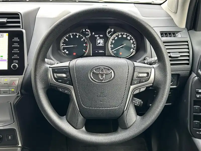 カタログ画像：ランドクルーザープラド（LAND CRUISER PRADO） ＴＸ 2022年8月 3BA-TRJ150W 2700cc ブラックorアティチュードブラックマイカ 燃費8.3km / l 内装